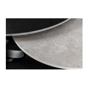 Zoom sur le plateau gris de la table basse SOLYNE noire et grise