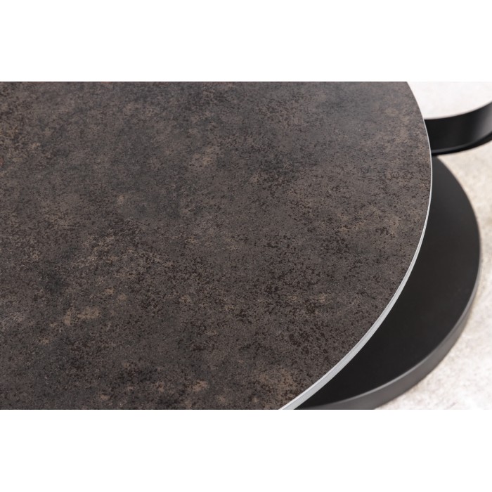 Zoom sur le plateau marron de la table basse SOLYNE avec plateaux marron et beige