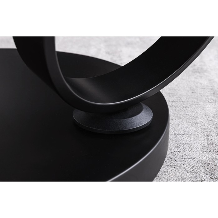 Zoom sur le bas de la table basse SOLYNE avec plateaux effet marbre blanc et pieds noir