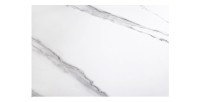 Zoom sur le motif de la table basse SOLYNE avec plateaux effet marbre blanc et pieds noir