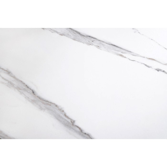 Zoom sur le motif de la table basse SOLYNE avec plateaux effet marbre blanc et pieds noir