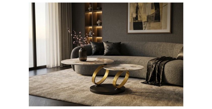 Table basse SOLYNE avec plateaux effet marbre et anneaux dorés vue de face éloignée