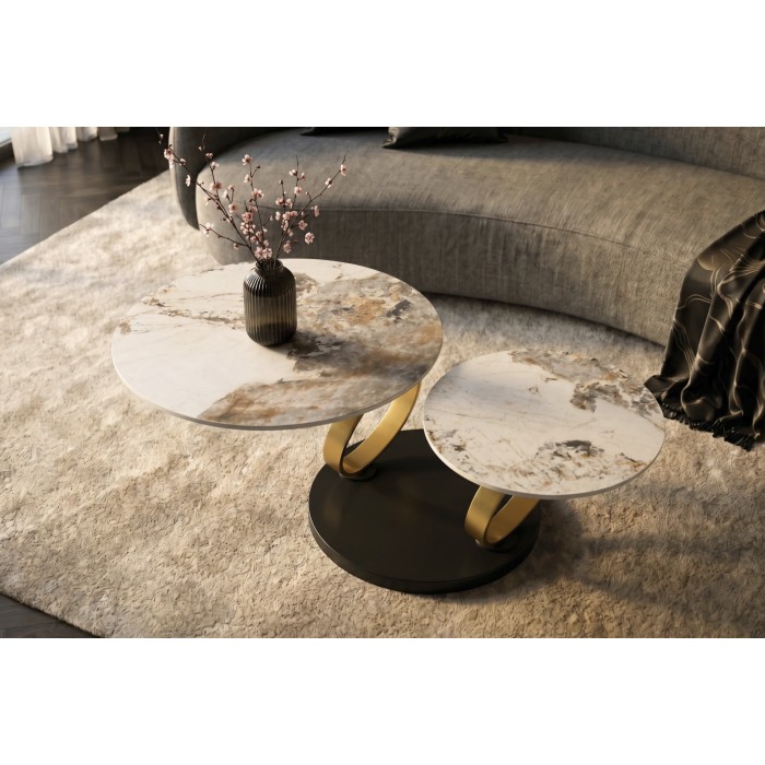 Table basse SOLYNE avec plateaux effet marbre et anneaux dorés vue de haut