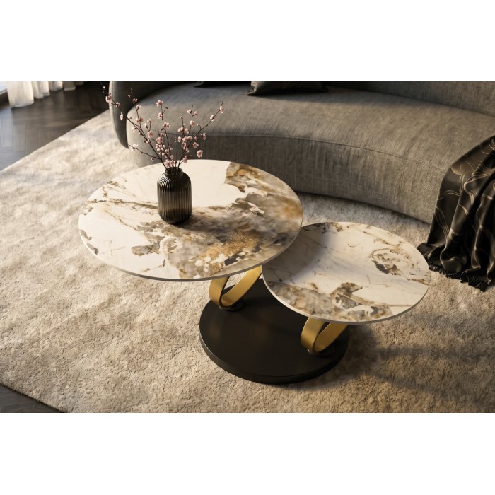 Table basse SOLYNE avec plateaux effet marbre et anneaux dorés vue de haut rapprochée