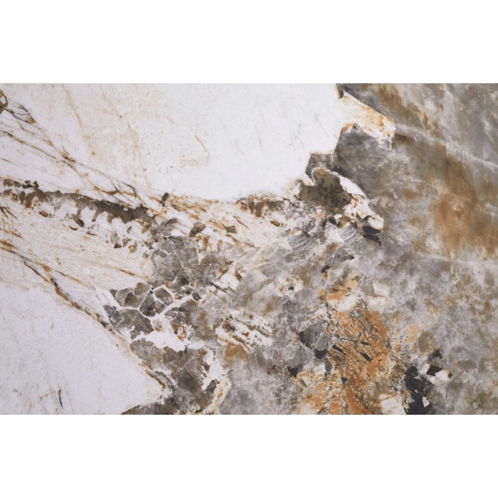 Zoom sur l'aspect marbre de la table basse SOLYNE avec plateaux effet marbre et anneaux dorés