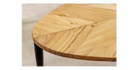 Zoom sur le coin de la table basse NOARA avec plateau en bois