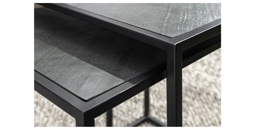 Zoom sur les tranches des plateaux de la table basse VULKARA