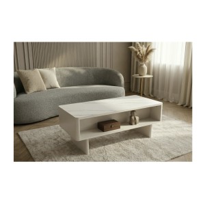 Table basse MIYA blanche avec vue sur la niche visible