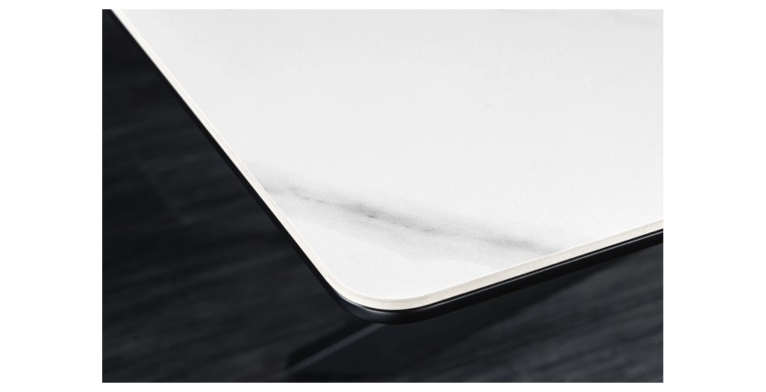 Zoom sur le coin de la table ARAVIS blanche extensible