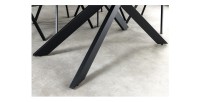 Zoom sur les pieds de la table ARAVIS blanche extensible