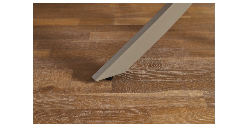 Zoom sur le pieds de la table ronde ARAVIS 120cm beige