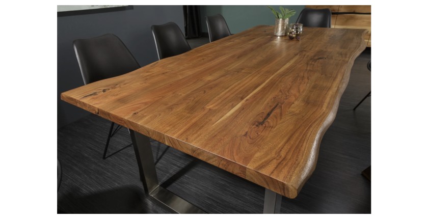 Table ARKAYA en bois d'acacia avec pieds en U et plateau épais de 35mm vue rapprochée