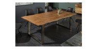 Table ARKAYA en bois d'acacia avec pieds en U et plateau épais de 35mm mise en situation