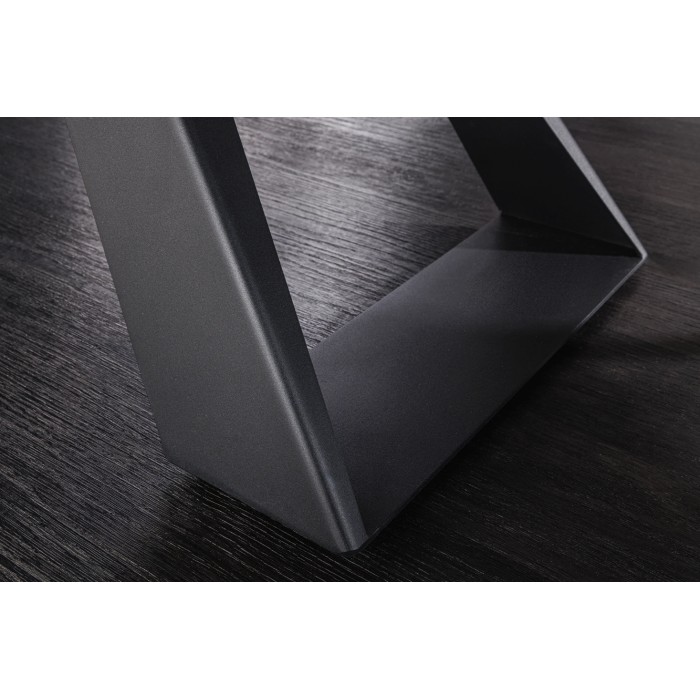 Zoom sur le pied de la table OBLIKA extensible 180-230cm noire