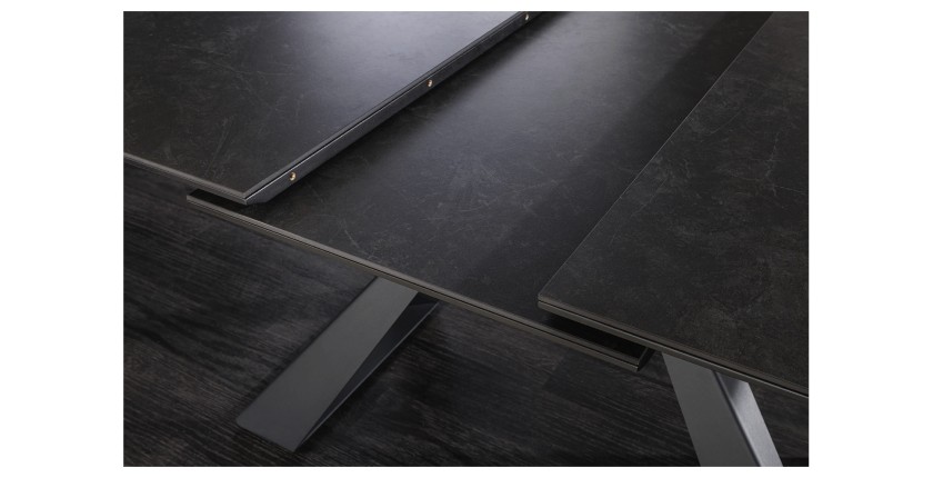 Zoom sur le système d'extension de la table OBLIKA extensible 180-230cm noire