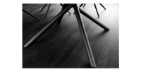 Zoom sur les pieds de la table ronde OPHIRA extensible 120-160cm blanche