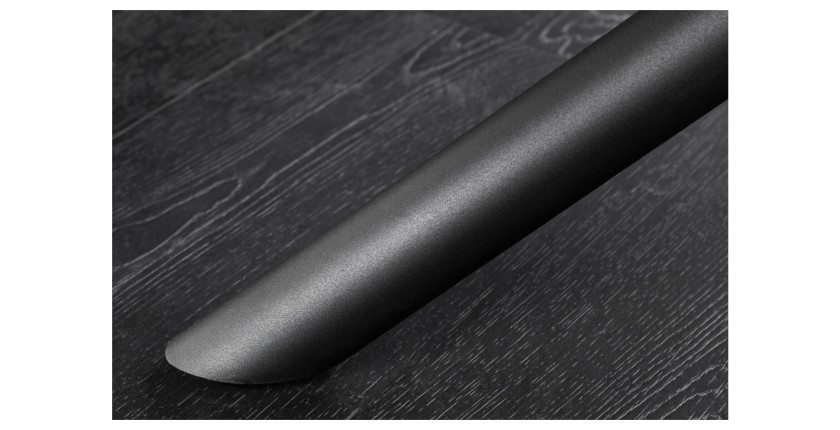 Zoom sur le bout d'un des pieds de la table ronde OPHIRA extensible 120-160cm blanche