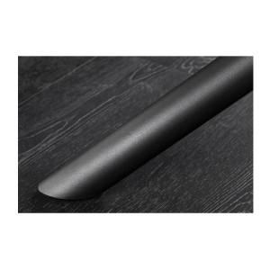 Zoom sur le bout d'un des pieds de la table ronde OPHIRA extensible 120-160cm blanche