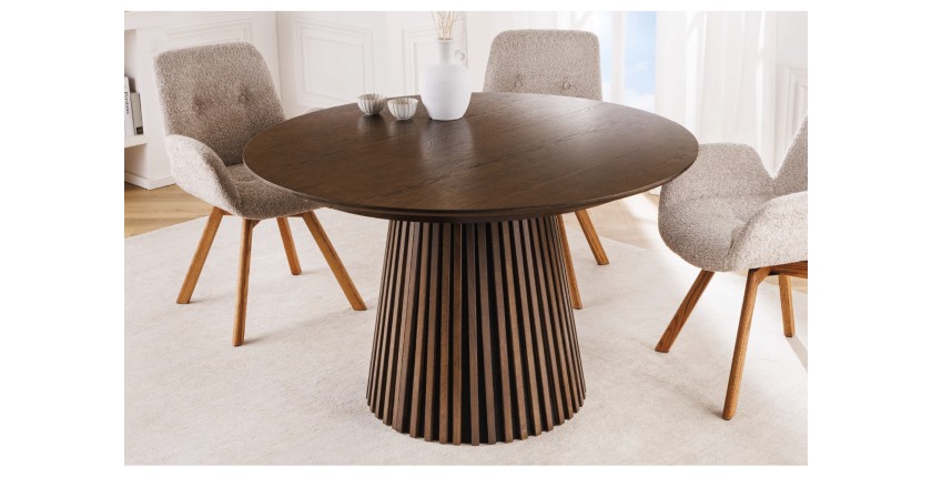 Table extensible KANOVA 120-160-200cm en bois foncé mise en situation