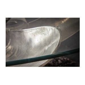 Zoom sur le verre du plateau de la table ALUMIA argentée