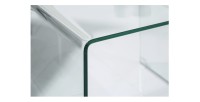 Zoom sur le coin arrondi du lot de 2 tables basses HOLOW transparente