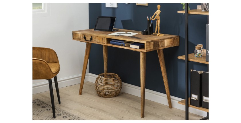 Bureau SCANOVA 120cm en bois de manguier mis en situation