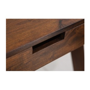 Zoom sur la poignée du tiroir du bureau SKAGEN 120cm en acacia
