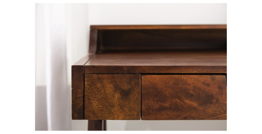 Zoom sur la tranche du bureau SKAGEN 120cm en acacia