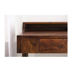 Zoom sur la tranche du bureau SKAGEN 120cm en acacia