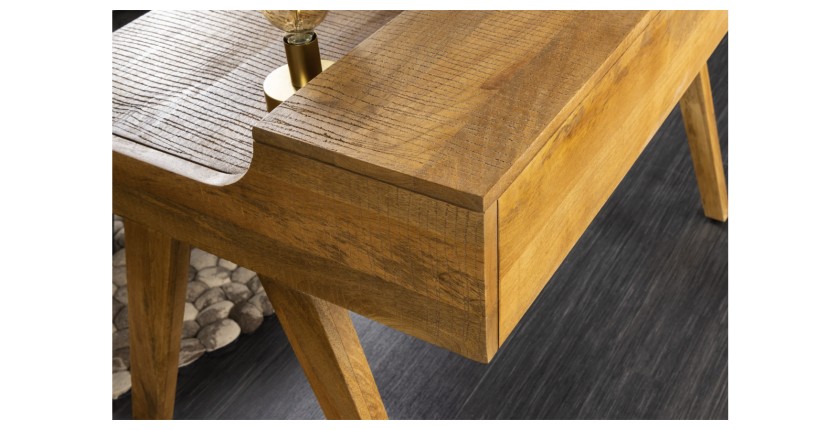 Zoom sur la tranche du bureau SKAGEN 120cm en manguier