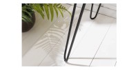 Zoom sur les pieds du bureau NERA 120cm en sheesham