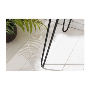 Zoom sur les pieds du bureau NERA 120cm en sheesham