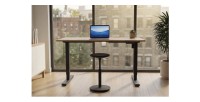 Bureau ZENTOR 140cm en chêne, réglable en hauteur vu de face