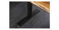 Zoom sur l'un des pieds du bureau ARKAYA 120cm réglable en hauteur en acacia