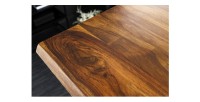 Zoom sur le coin du plateau du bureau ARKAYA 140cm en sheesham réglable en hauteur