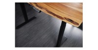 Zoom sur la tranche du bureau ARKAYA 160cm en acacia réglable en hauteur