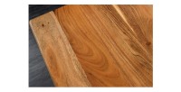 Zoom sur le coin du plateau du bureau ARKAYA 160cm en acacia réglable en hauteur