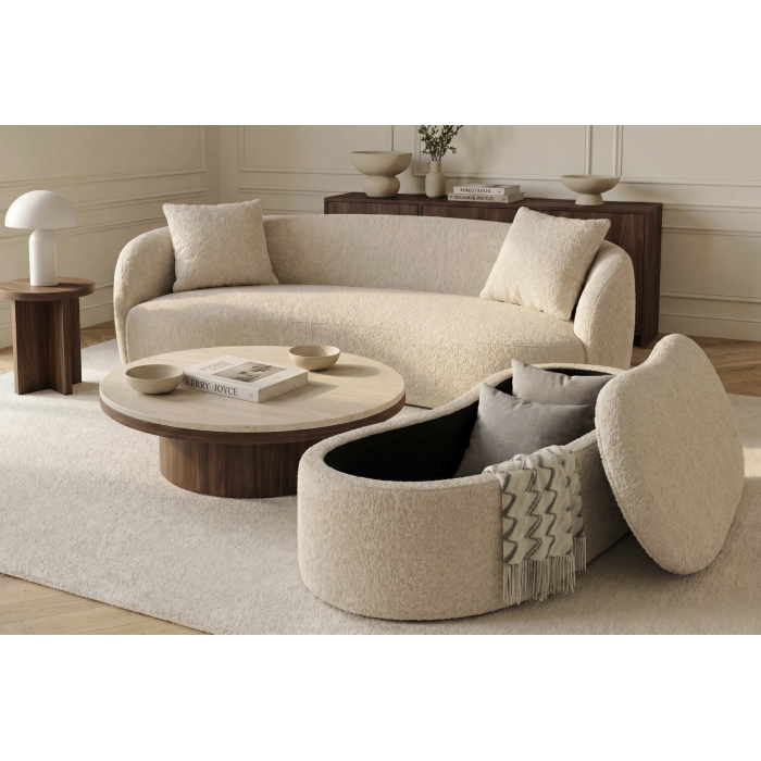 Pouf NYJY champagne avec coffre ouvert vu avec le canapé de la même collection