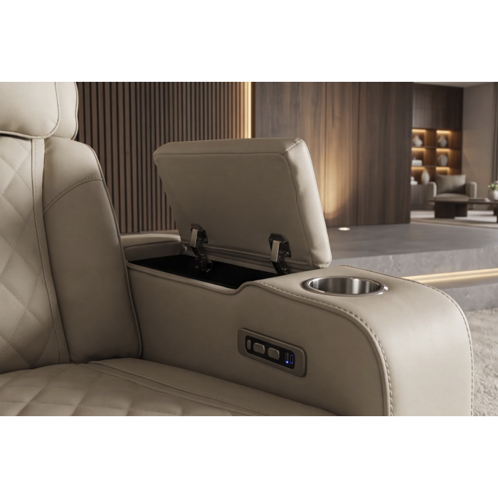 Zoom sur les détails de l'accoudoir du canapé relax DOMUS beige