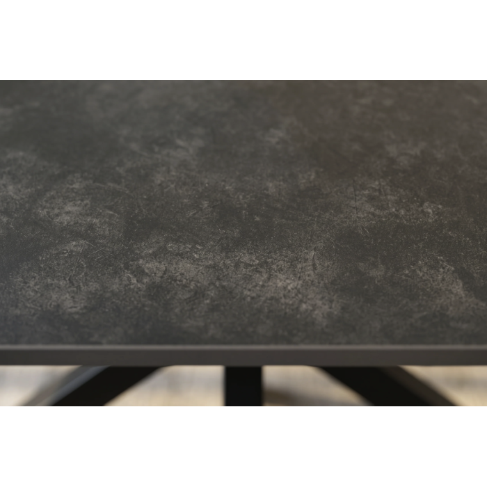 Zoom sur la texture du plateau de la table SOLARA 160cm grise anthracite