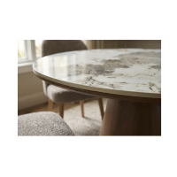 Table de salle à manger ronde LUMEA 120 cm en céramique effet marbre blanc et pied central bois foncé – 4 places