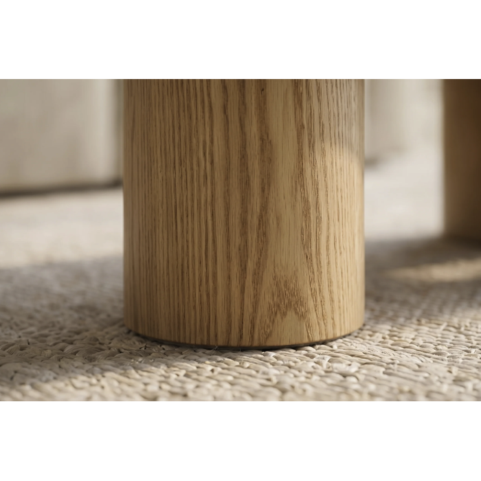 Zoom sur le pied de la table basse PTERAX effet bois