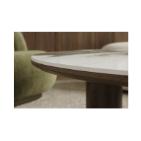 Table basse PTERAX 110 cm en céramique effet marbre blanc et pieds aspect bois – Forme organique