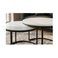 Ensemble de 2 tables basses gigognes VELTO en céramique effet marbre blanc et métal noir