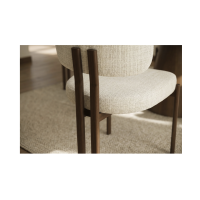 Zoom sur la structure de la chaise LORETO beige crème et marron foncé