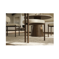 Zoom sur les pieds de la chaise LORETO beige crème et marron foncé