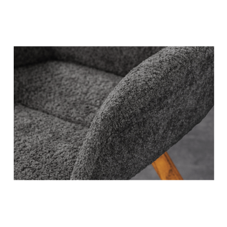Lot von 2 SORRANO Designstühlen, 360° drehbar, in dunkelgrauem Bouclé-Stoff und mit hellen Eichenfüßen