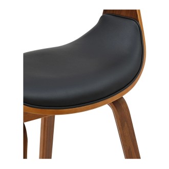 Zoom sur l'assise de la chaise NERA en cuir noir et bois foncé
