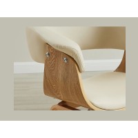 Zoom sur l'accoudoir gauche de la chaise NERA en cuir beige et bois clair