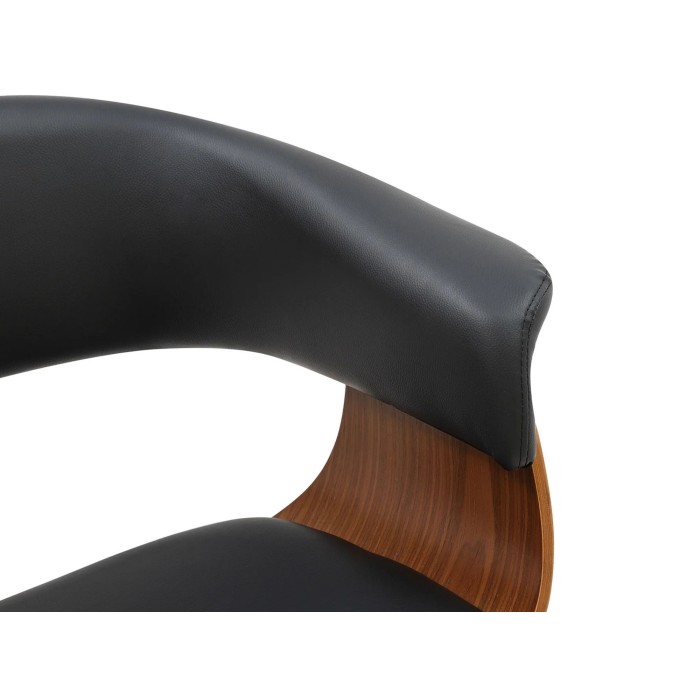 Zoom sur l'accoudoir de la chaise NERA noire et marron foncé